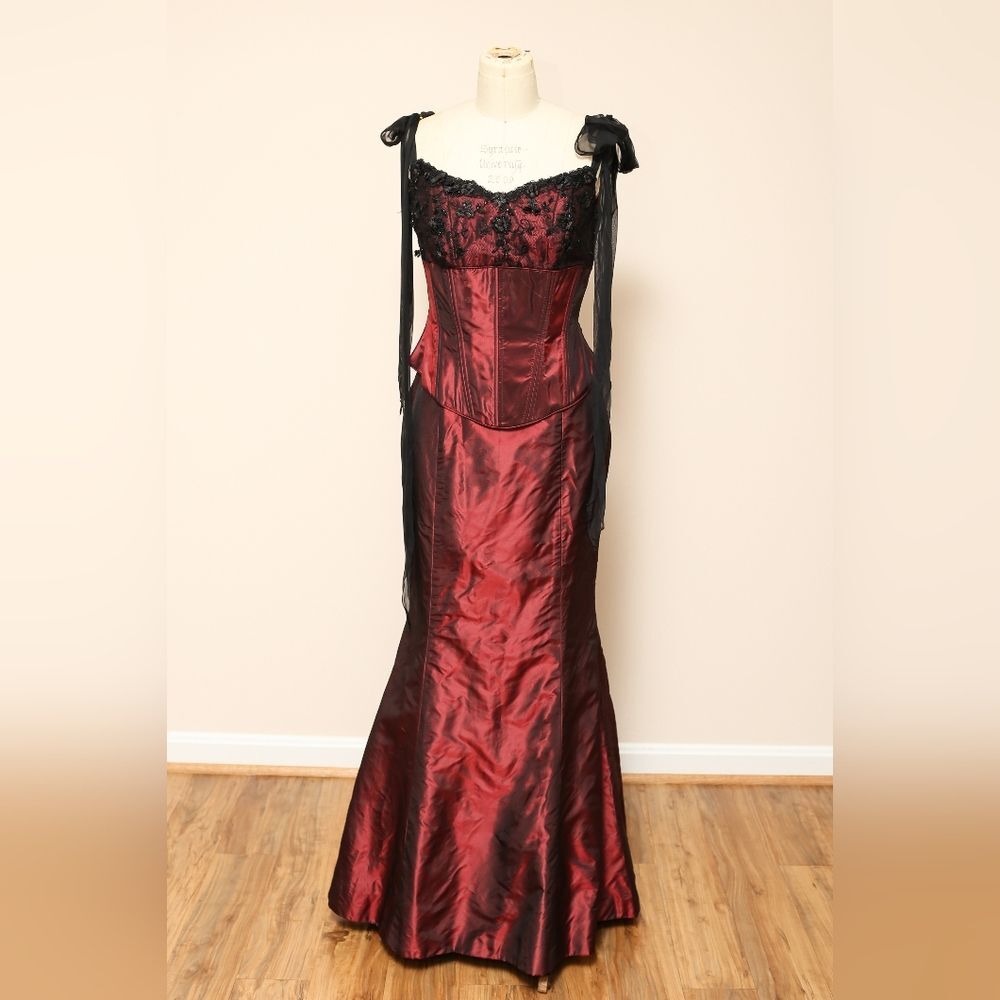 Red & Black Lace Corset & 2 Piece Skirt Set Gown Dress Gala Event Cocktail